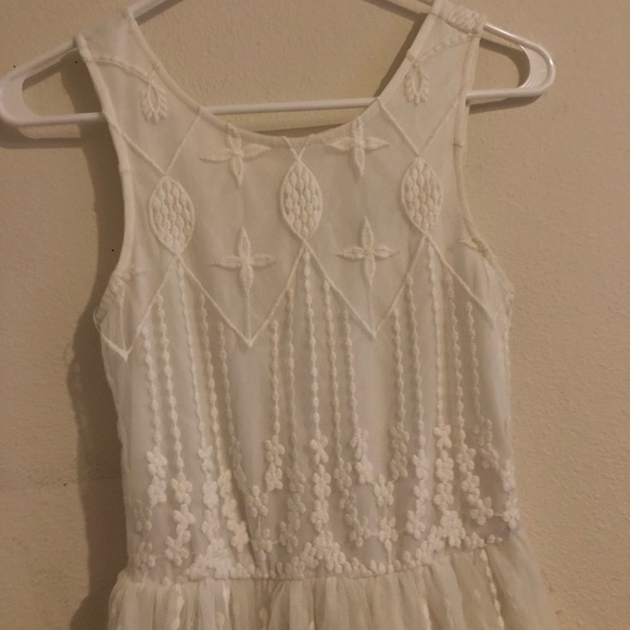 White summer dresss - Picture 4 of 4